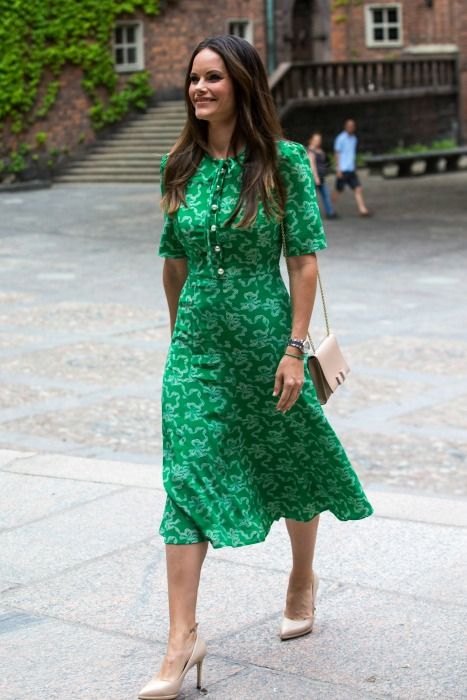 princess sofia green dress
