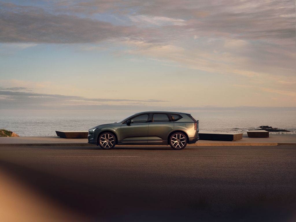 H! La mode rencontre le nouveau Volvo EX60 révolutionnaire 3 Le Volvo EX60 peut vous emmener jusqu'à 810 km avec une seule charge