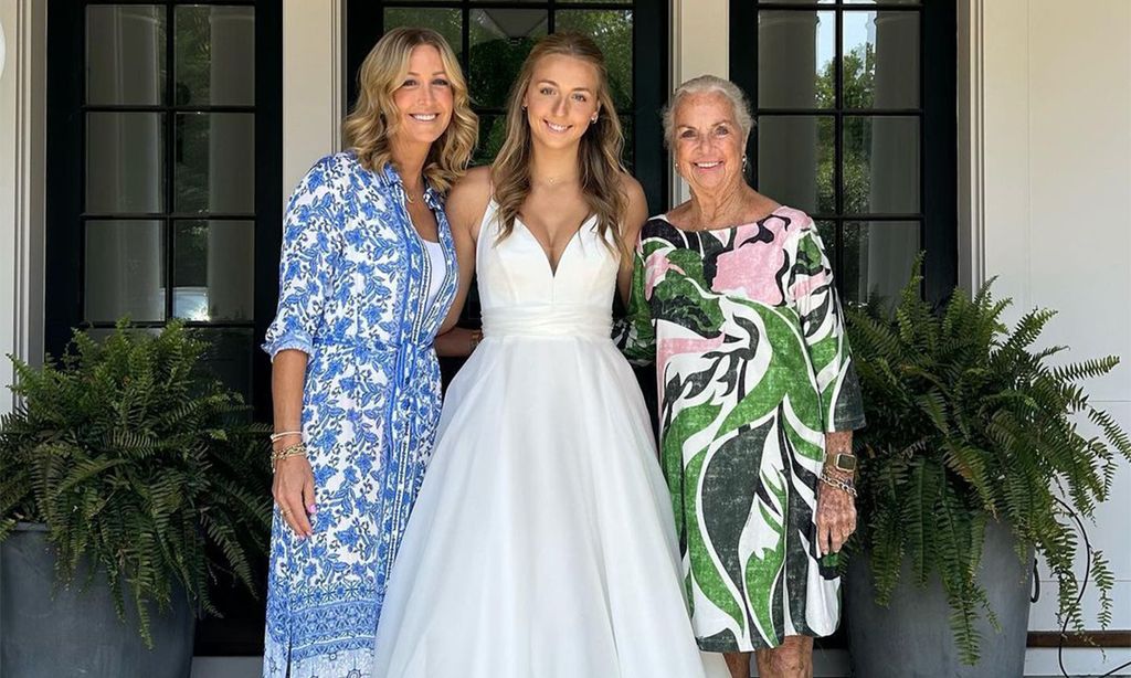 Lara Spencer, her mom and her daughter Kate look delighted on Kate's graduation day