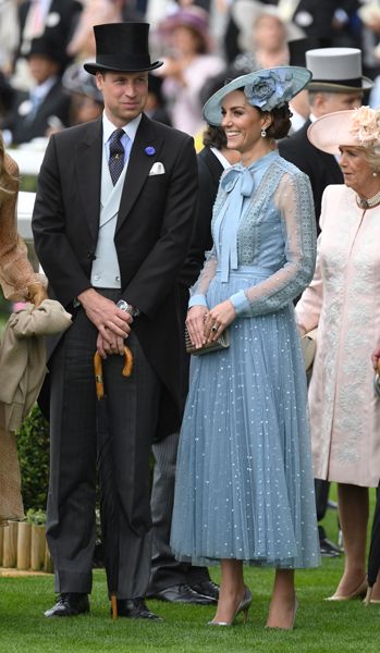 kate middleton at ascot in blue dress