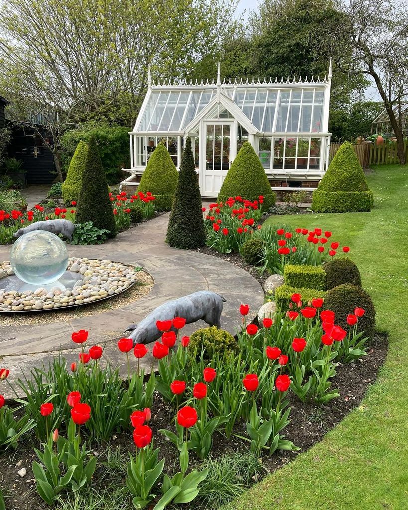 Alan Titchmarsh's greenhouse is adorable