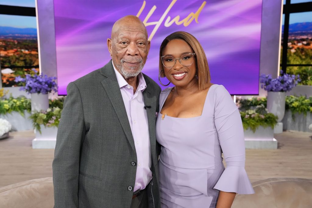 Jennifer showed off her new asymmetric hairstyle on The Jennifer Hudson Show alongside Morgan Freeman