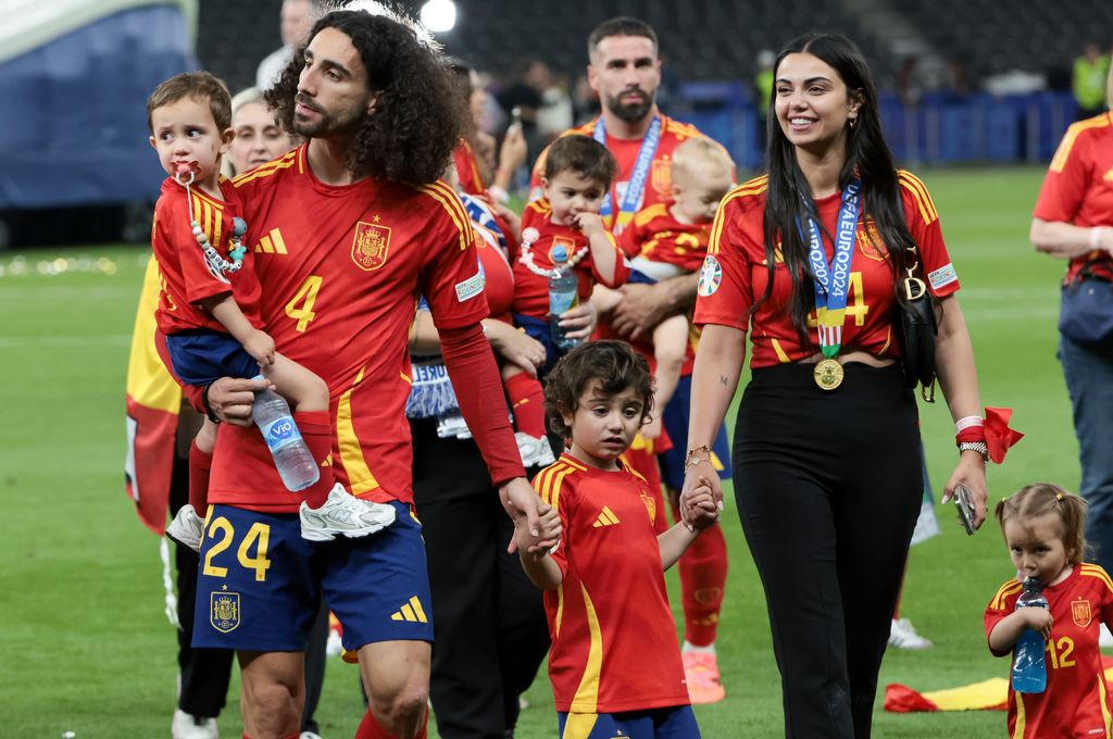 Claudia Rodriguez and longtime partner, Chelsea and Spanish National Team star Marc Cucurella are parents of three