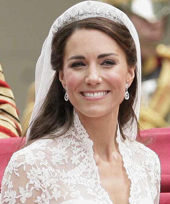 Forvirret Rå kalorie Breathtaking royal wedding jewellery: Kate Middleton's earrings to Sophie  Wessex's necklace | HELLO!