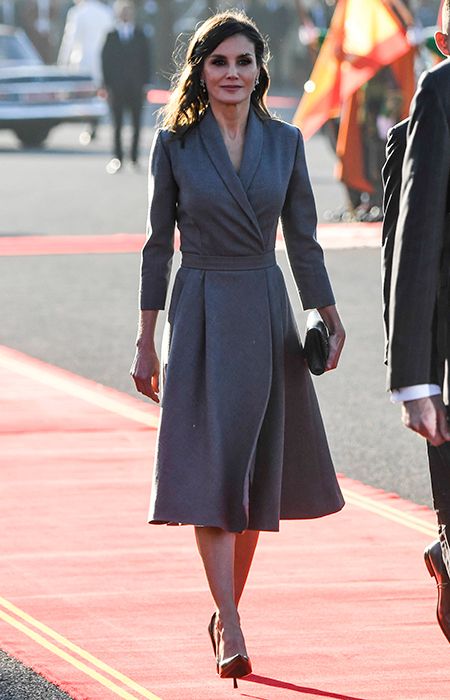 queen letizia grey dress