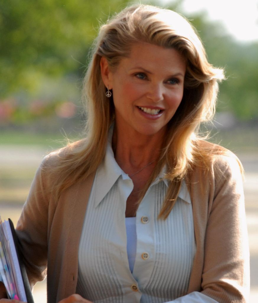 Christie Brinkley arrives at the courthouse for her divorce trial against her husband Peter Cook in Central Islip, New York on July 8, 2008