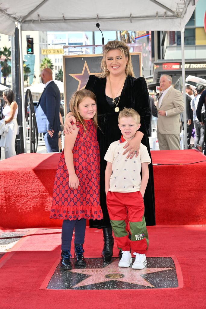 kelly clarkson and kids river rose and remington walk of fame 2022