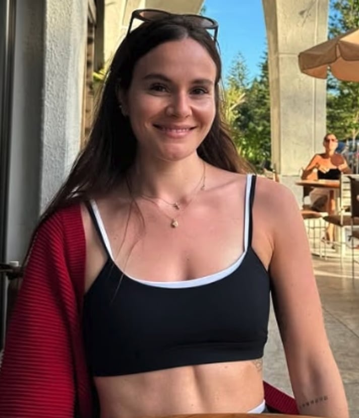 Holly looked relaxed and in great shape on her honeymoon