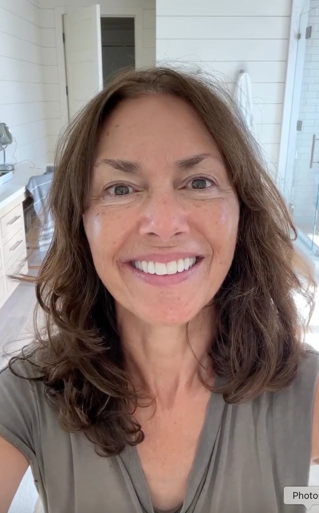 susanna hoffs bare-faced selfie