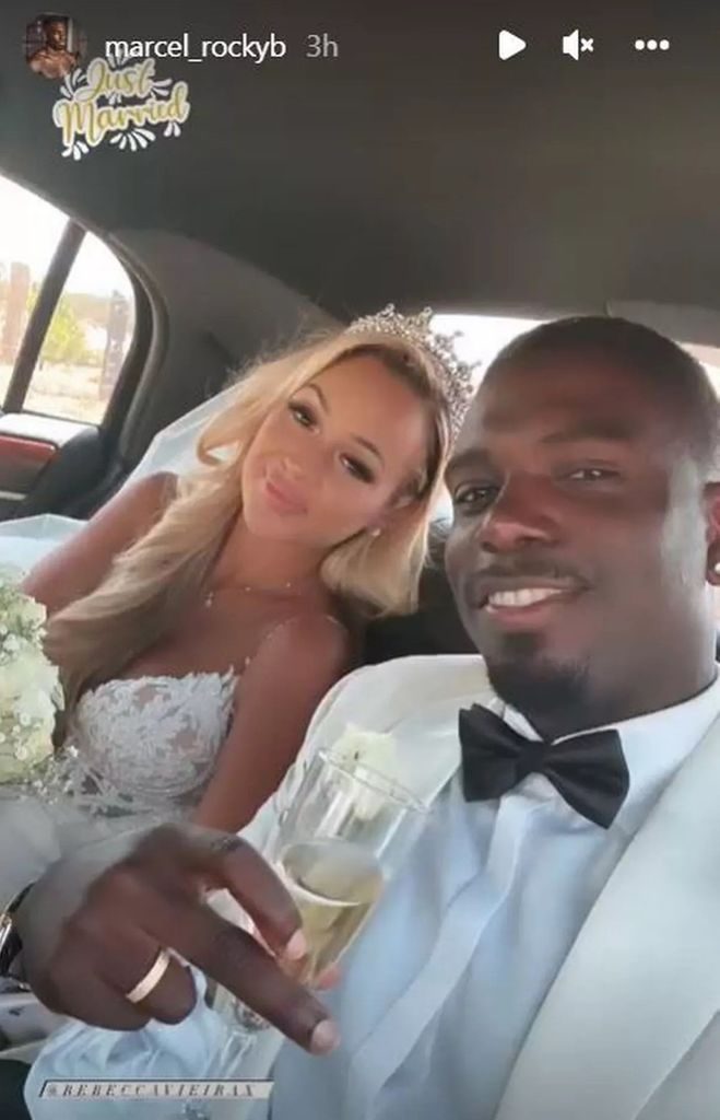 Marcel and Rebecca wedding day selfie in car