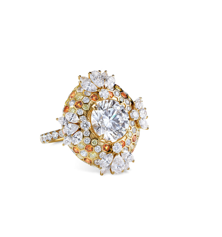  ring featuring a honeycomb design