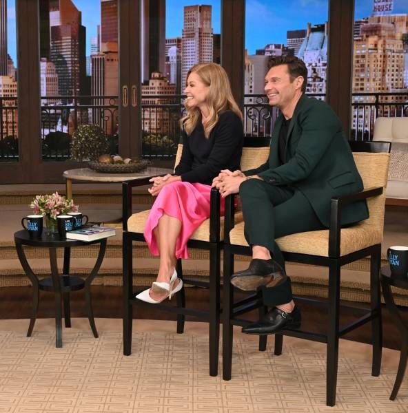 Kelly Ripa and Ryan Seacrest on Live! With Kelly and Ryan