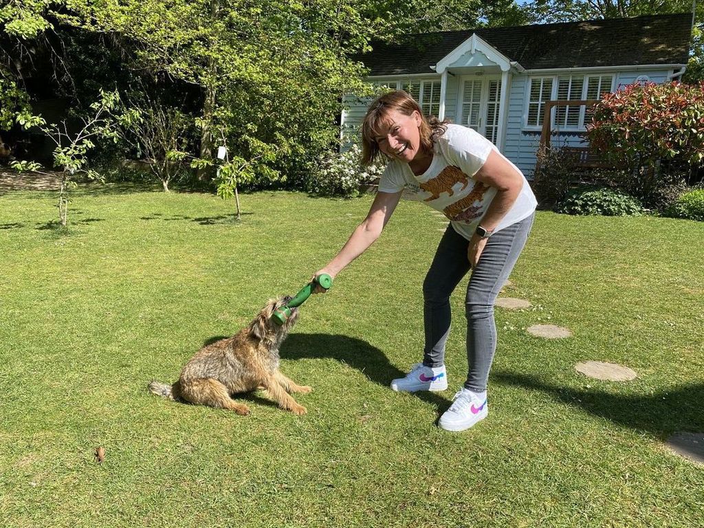 Lorraine shows off her guest cottage in photo on her Instagram