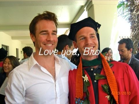 Le frère sosie de James Van Der Beek rend un hommage « déchirant » à la star de Dawson's Creek 1 Jared Van Der Beek avec son frère James Van Der Beek et le message