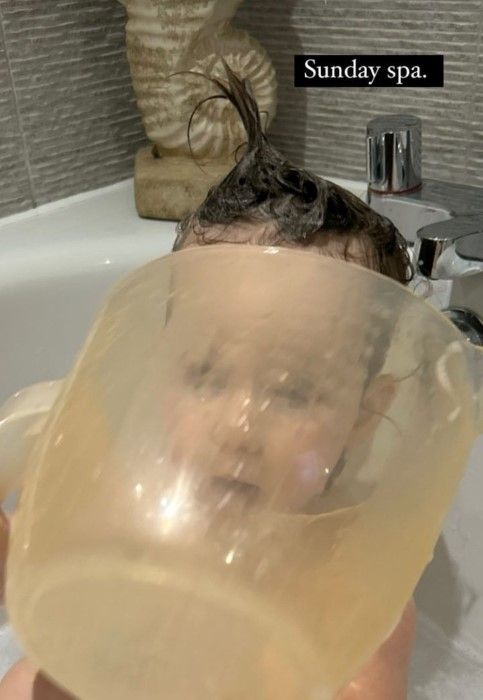 alex jones annie bath