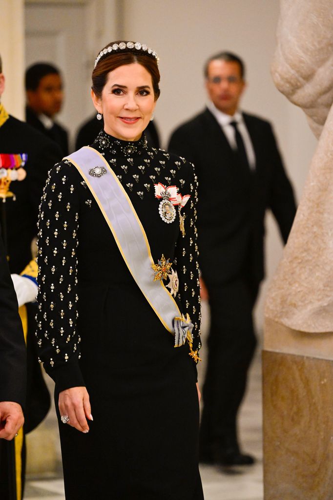 Queen Mary wearing the Rose Stone tiara