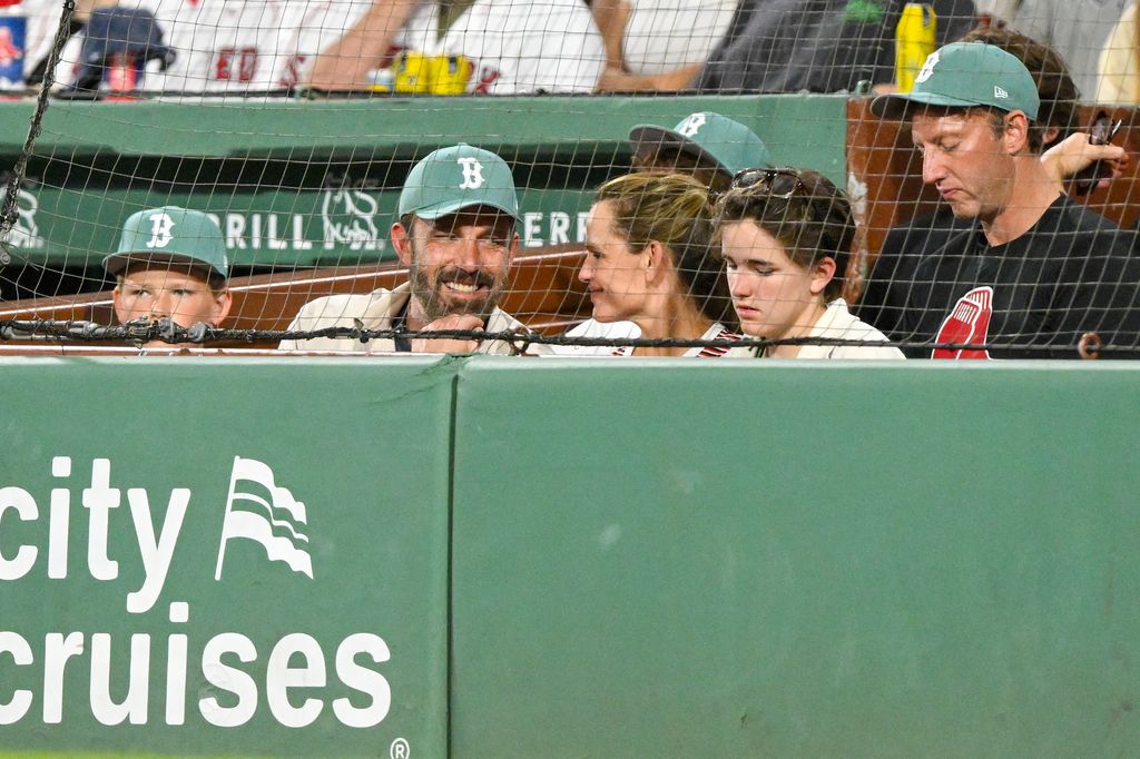 jennifer garner ben affleck and kids fin and samuel sitting front row in fenway way
