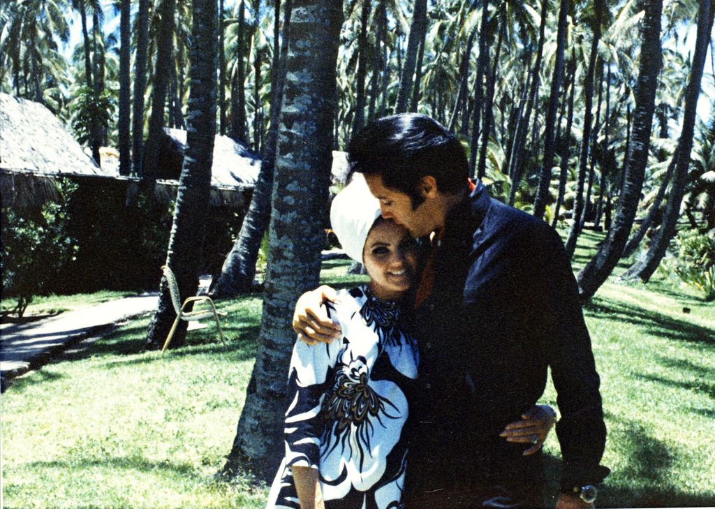 Priscilla Presley and Elvis Presley in Hawai'i in 1968