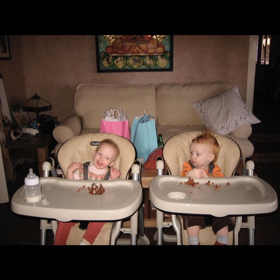 Hazel and Phinnaeus Moder as babies