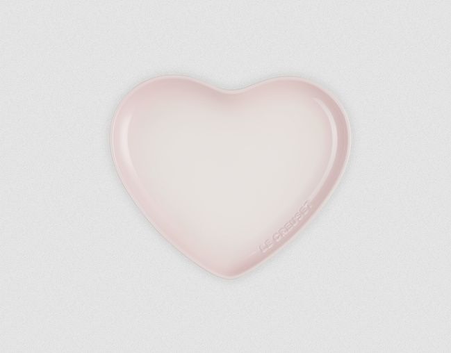 le creuset heart shaped plate