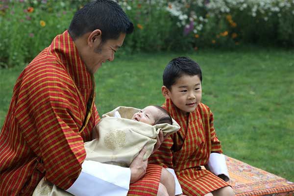 bhutan father sons1