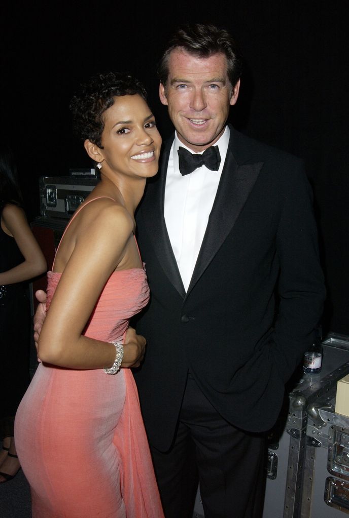 halle berry e pierce brosnan 