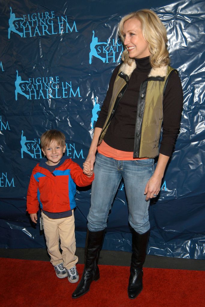 Duff in 2006 with his mom Lara Spencer