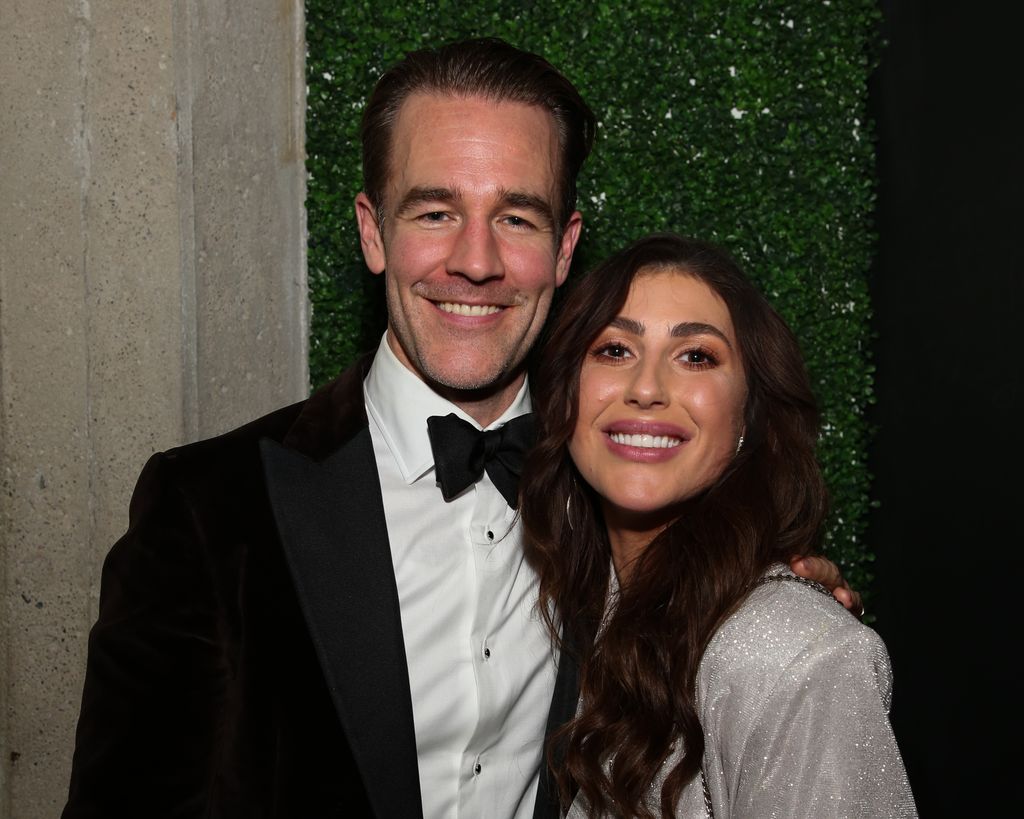 James Van Der Beek (à gauche) et la danseuse/personnalité de la télévision Emma Slater (à droite) assistent à la célébration de l'anniversaire de Keo Motsepe le 30 novembre 2019 à Los Angeles, en Californie.