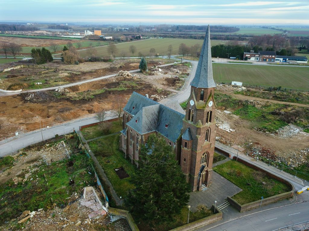 The church where Michael and Corinna Schumacher tied the knot still stands in Kerpen-Manheim