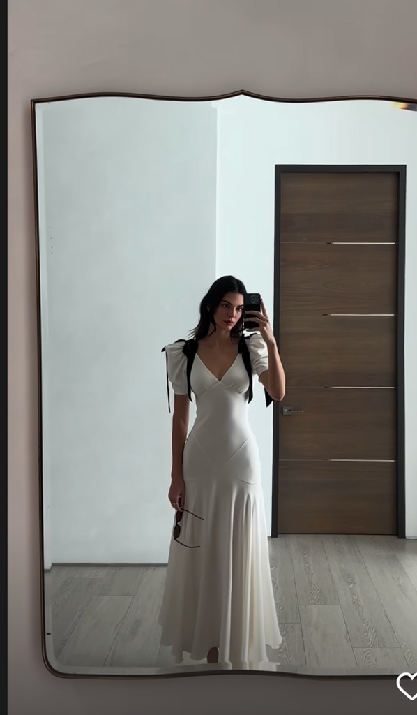 The model also shared a short clip of the dress to her stories