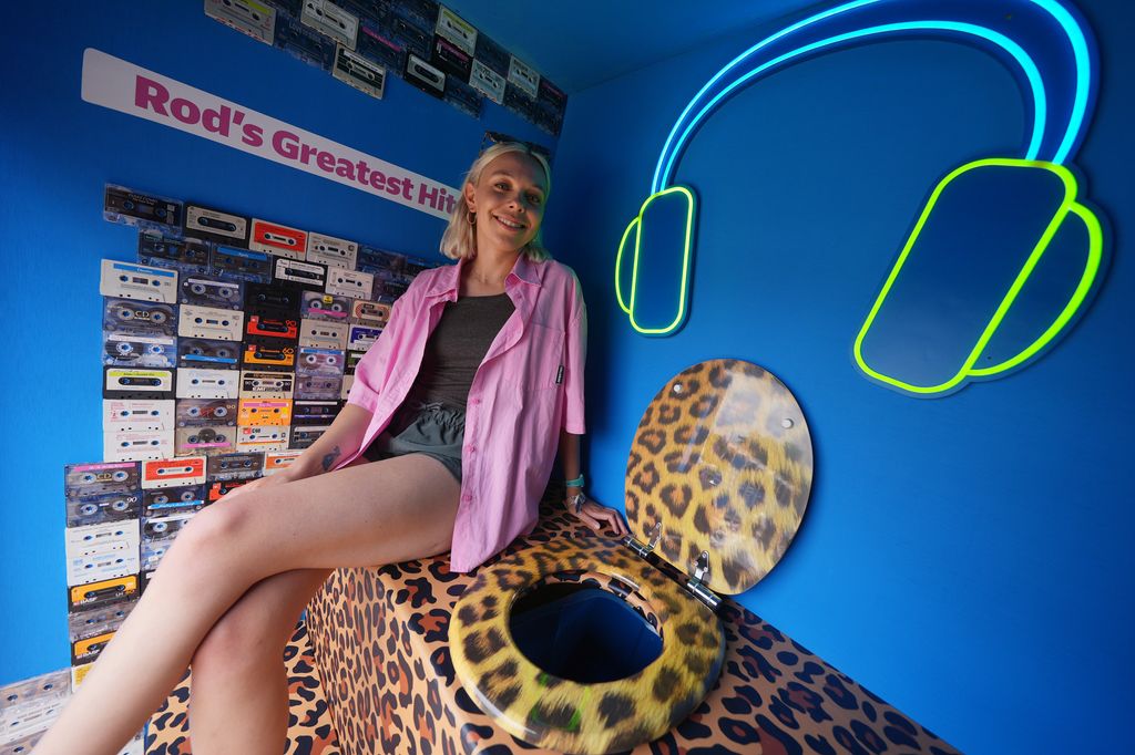 Sir Rod Stewart et Wateraid ont des toilettes au Festival de Glastonbury de cette année