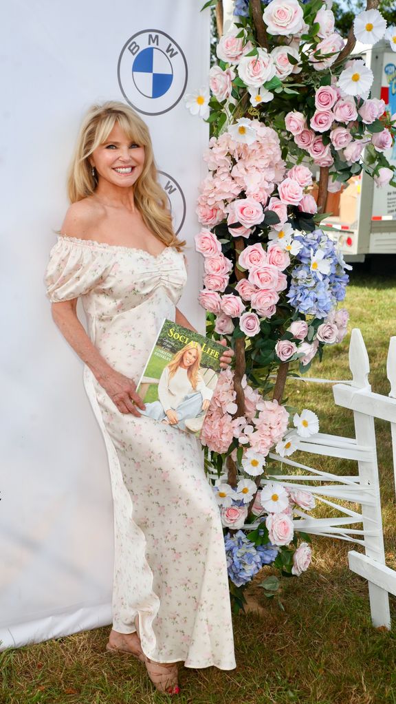 Christie Brinkley showed off her covershoot on Social Life magazine