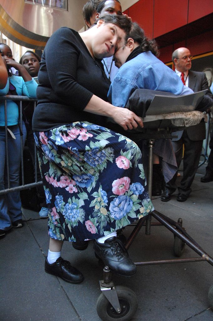 Lori and George Schappell, world's oldest conjoined twins, die aged 62 ...