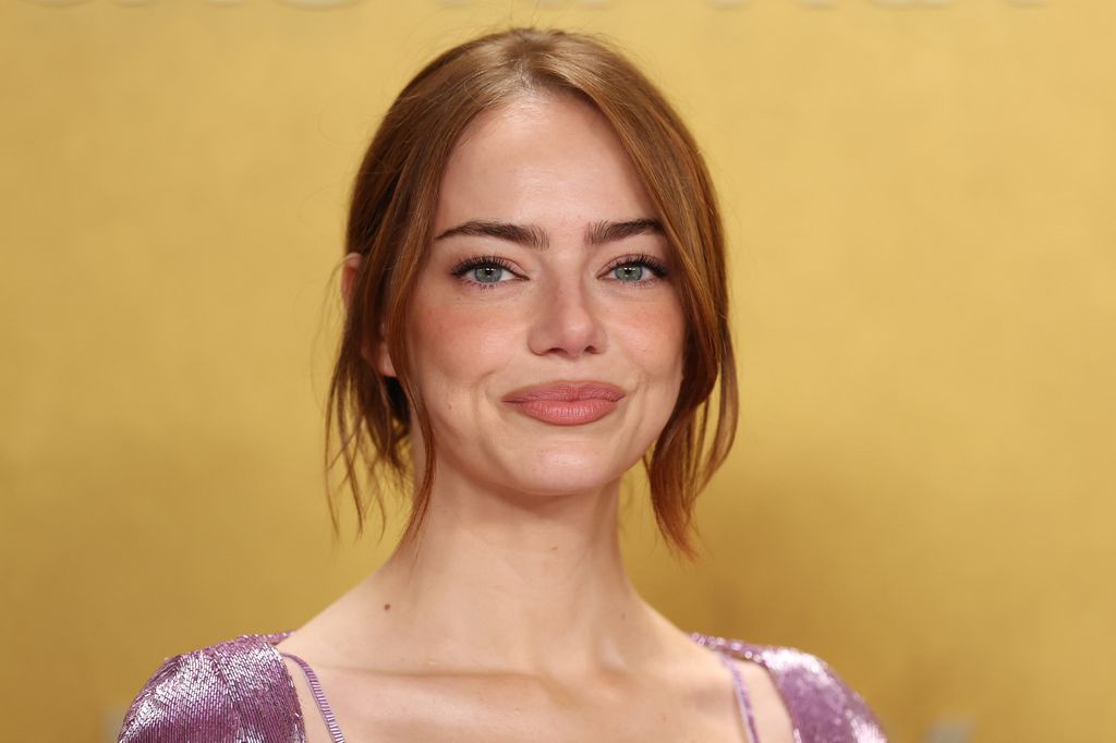   Emma Stone assiste à la 32e cérémonie annuelle des Actor Awards au Shrine Auditorium de Los Angeles.