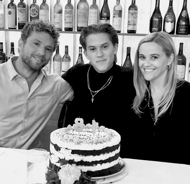 reese witherspoon ryan phillipe son 18