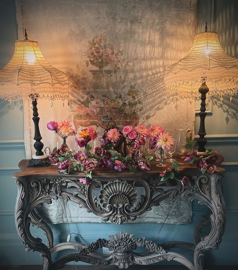 Shirlie Kemp's dining room looks like something out of a romance novel