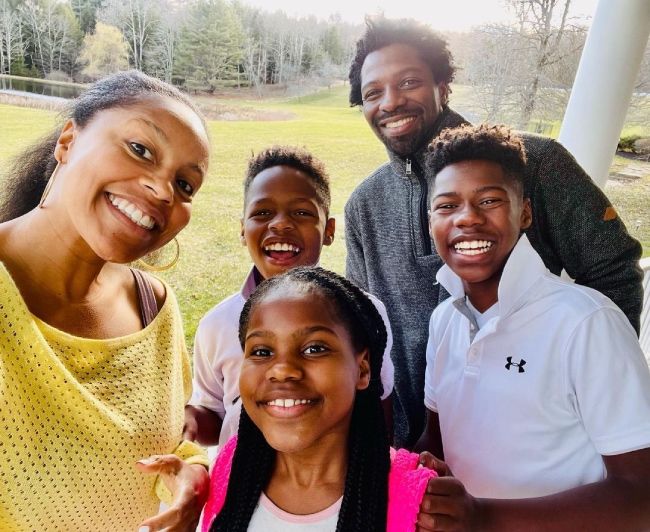 sheinelle jones with her family