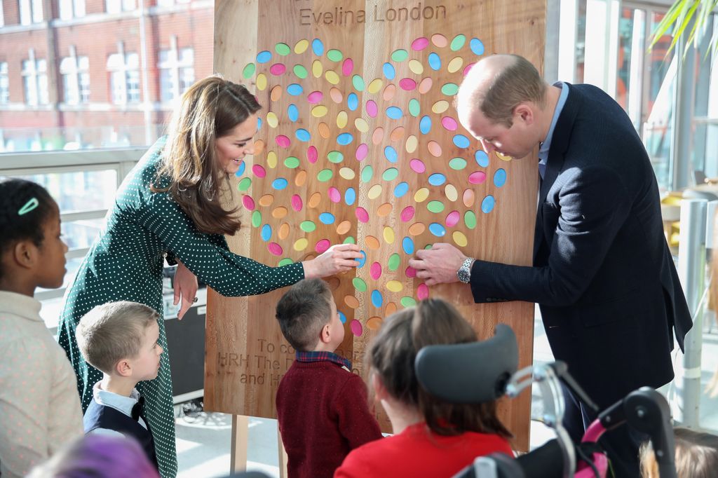 Kate and William unveil a colourful heart plaque