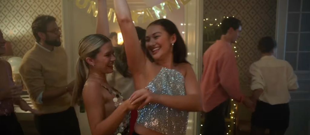 Belly and Taylor sparkly top on The Summer I Turned Pretty