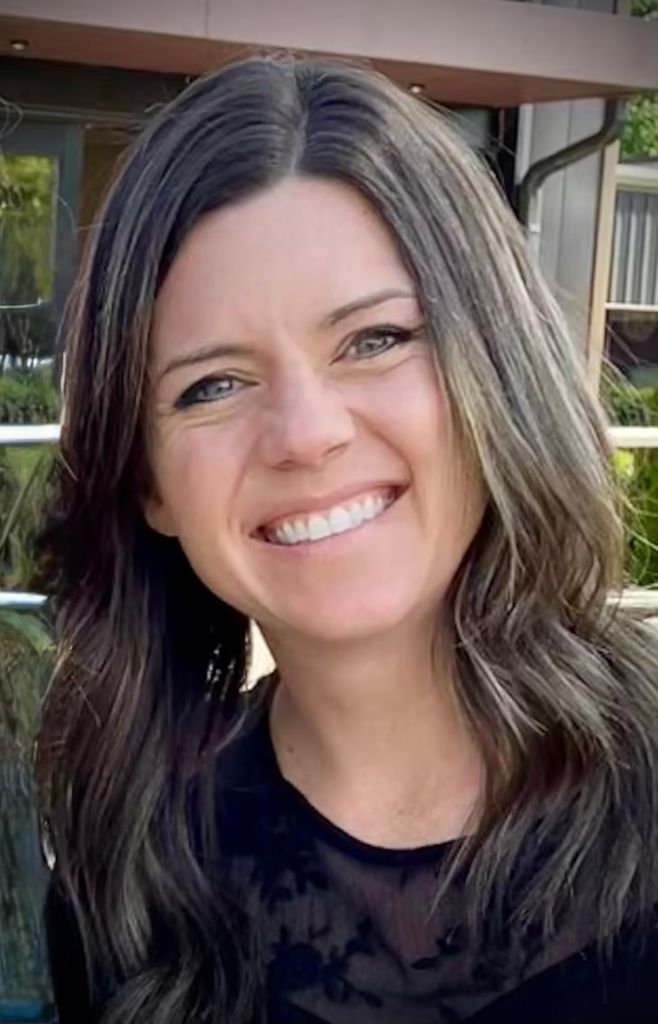 La star d'American Idol et ancien pasteur arrêté pour le meurtre de l'épouse du sosie de Carrie Underwood 2 Ashley Flynn, l'épouse de Caleb Flynn