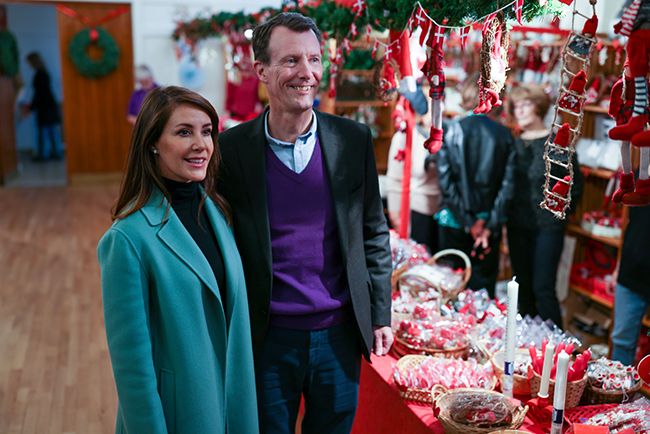 Prince Joachim and Princess Marie opening a Christmas market