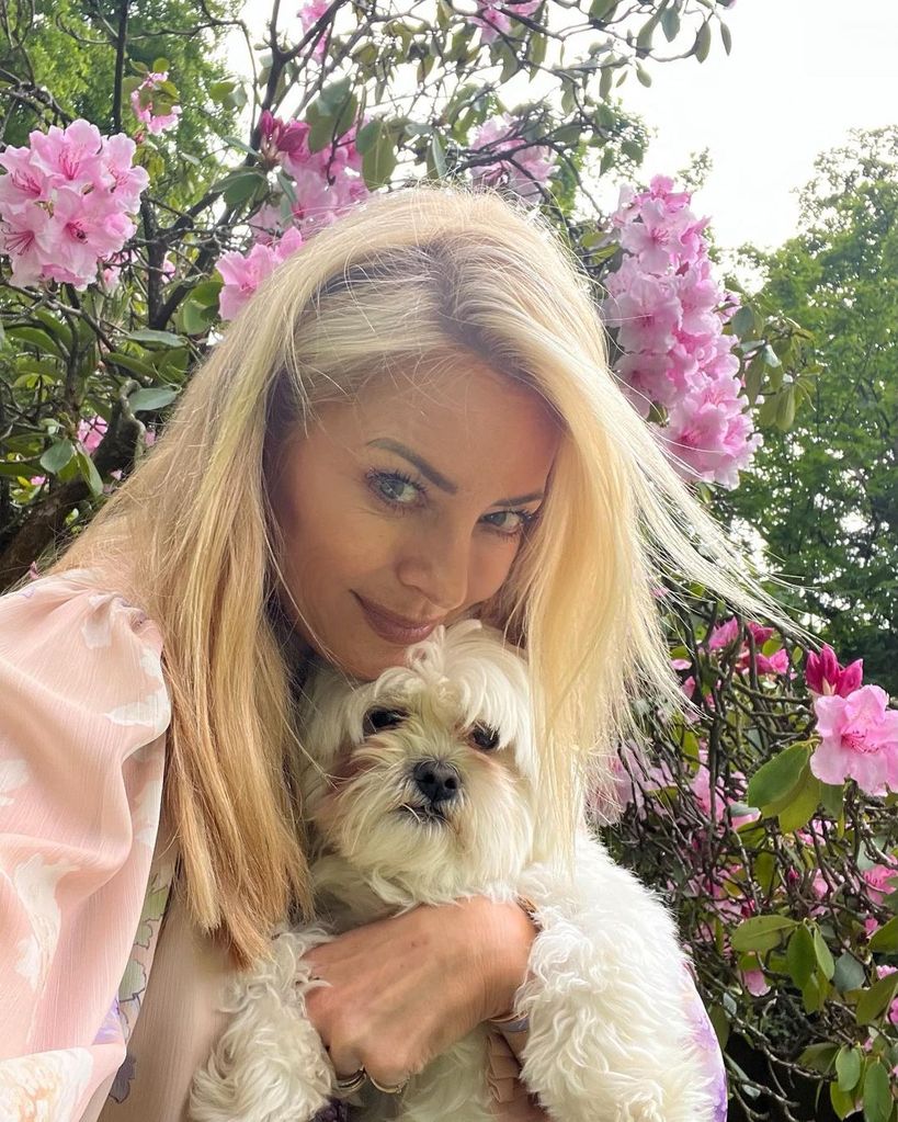 tess daly selfie with dog 