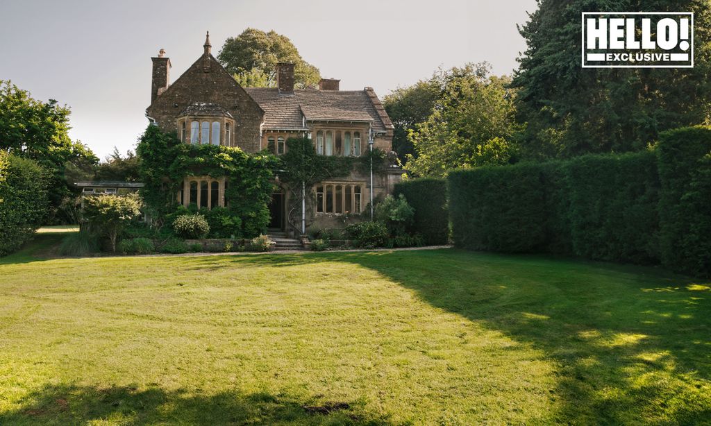 Parnham Park view of house on immaculate lawn