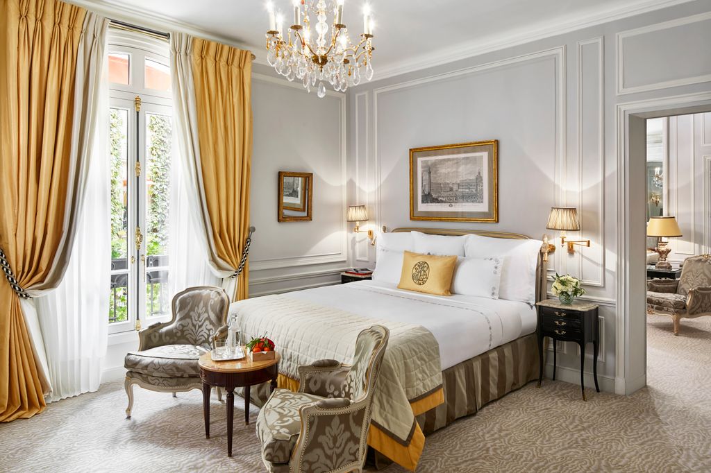 The Deluxe Suite at the Plaza Athénée