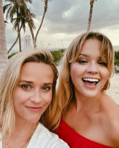 reese witherspoon ava phillippe bangs