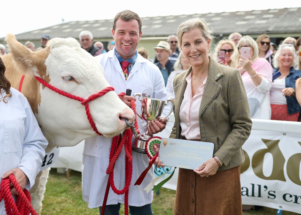 The Duchess presented the Best Team of Five Beef Animals of a Breed award