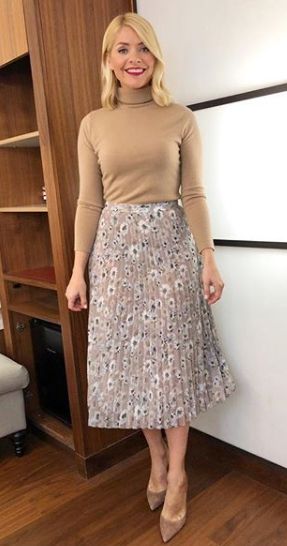 holly willoughby grey skirt instagram