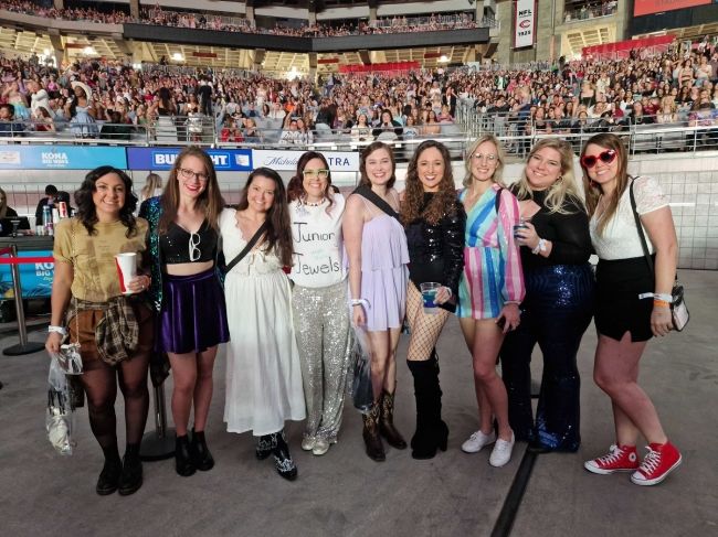 Taylor Swift Eras Tour All The Incredible Fan Outfits From Lover To Midnights And Speak Now 