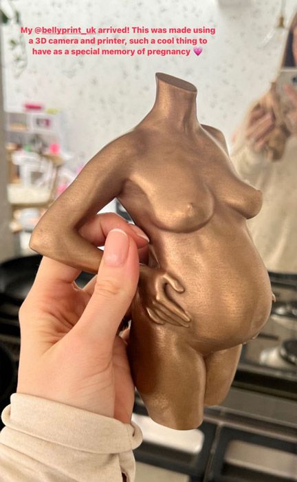 millie mackintosh nude statue