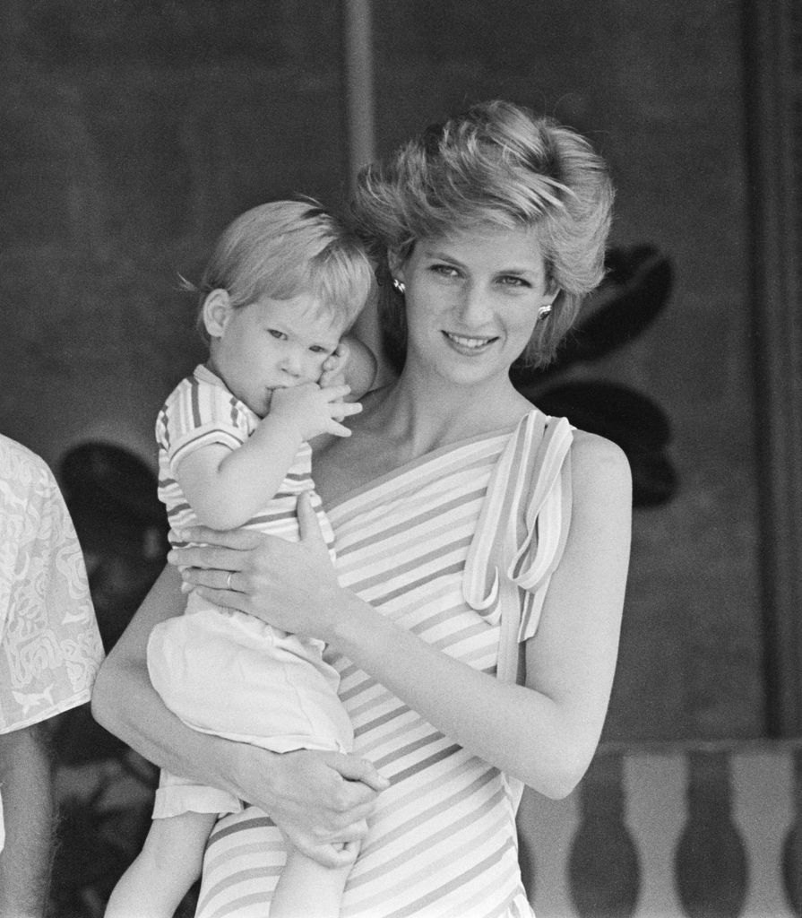 diana holding prince harry 